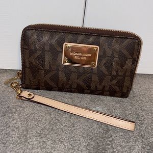 Michael Kors Wristlet